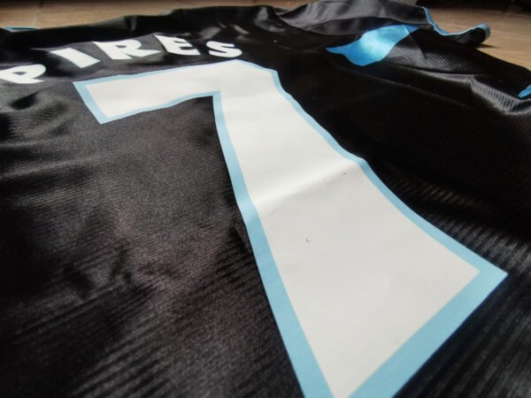 Olympique Marseille jersey 1999/00 #7 PIRES Champions League