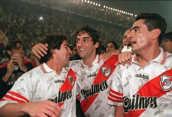 River Plate jersey 1996/97 #9 Enzo FRANCESCOLI